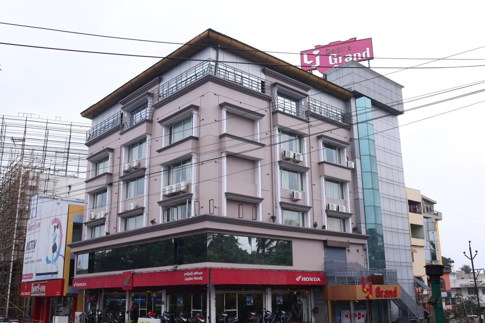 Lj Dadi'S Grand Hotel Visakhapatnam Exterior foto